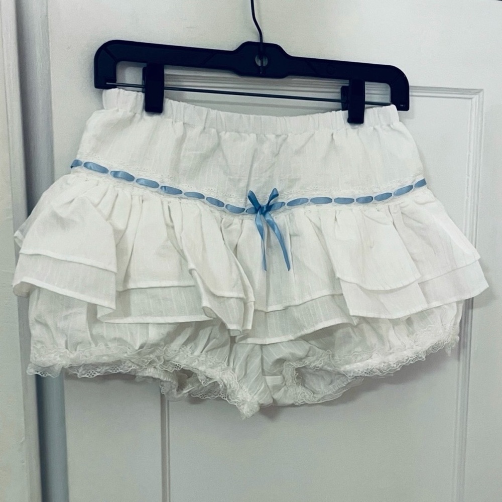 NWOT - White Ruffled Pumpkin Bloomers Skirt with Blue Ribbon Accent - S